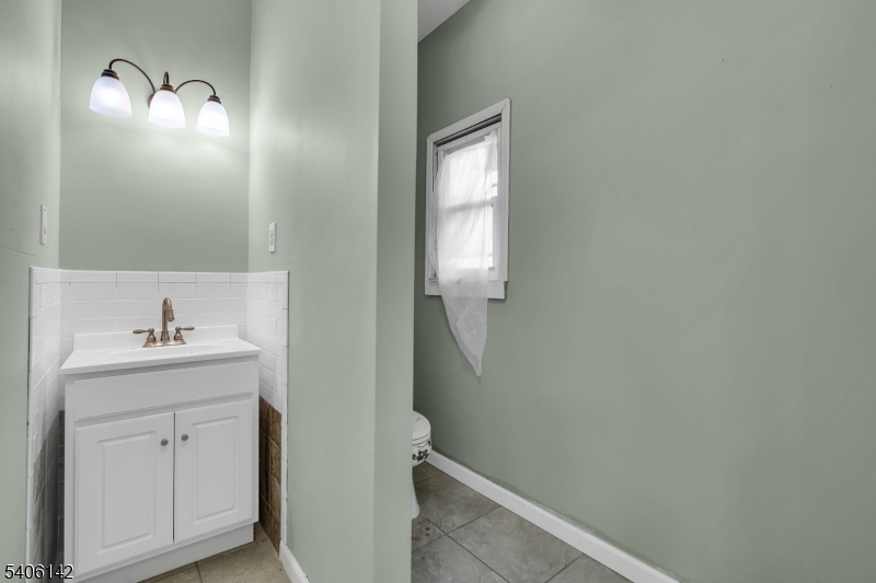 647 Scotland Road Orange, NJ 07050 - Photo 3 of 13