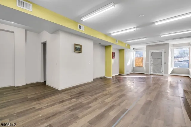 $350,000 | 647 Scotland Road, Orange, NJ 07050