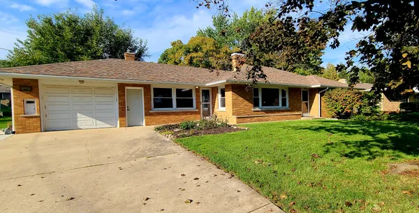 $2,300 | 495 West River Street, Bourbonnais, IL 60914