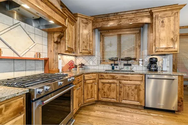 $1,140,000 | 22119 171st Street, Basehor, KS 66007