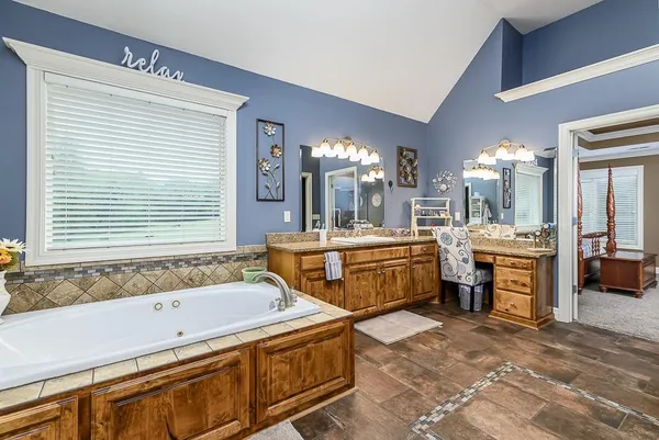 $1,140,000 | 22119 171st Street, Basehor, KS 66007