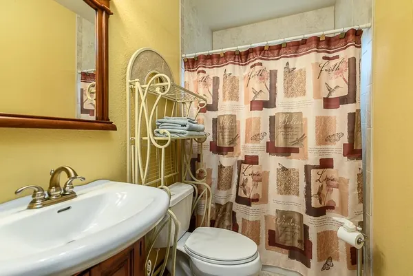 $1,140,000 | 22119 171st Street, Basehor, KS 66007