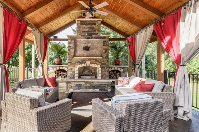 $1,150,000 | 22119 171st Street, Basehor, KS 66007