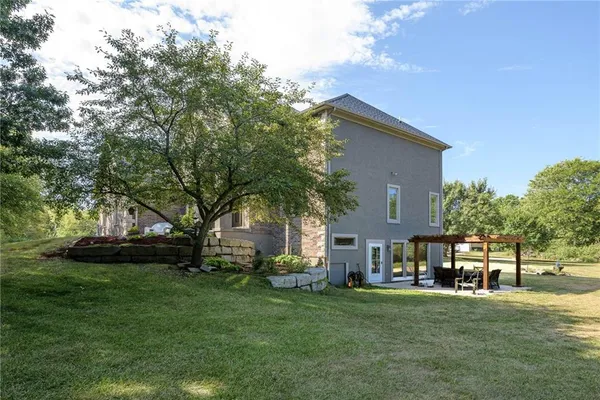 $1,140,000 | 22119 171st Street, Basehor, KS 66007