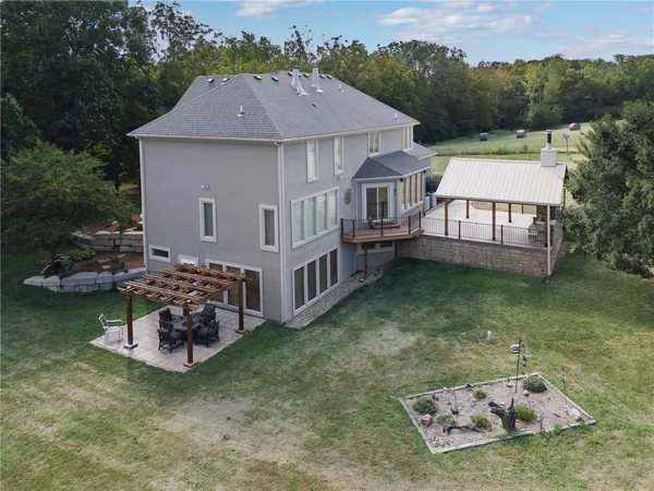 $1,140,000 | 22119 171st Street, Basehor, KS 66007