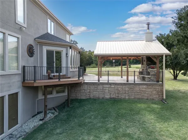 $1,140,000 | 22119 171st Street, Basehor, KS 66007