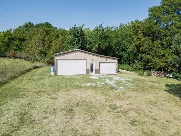 $1,140,000 | 22119 171st Street, Basehor, KS 66007