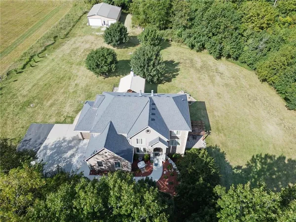$1,140,000 | 22119 171st Street, Basehor, KS 66007