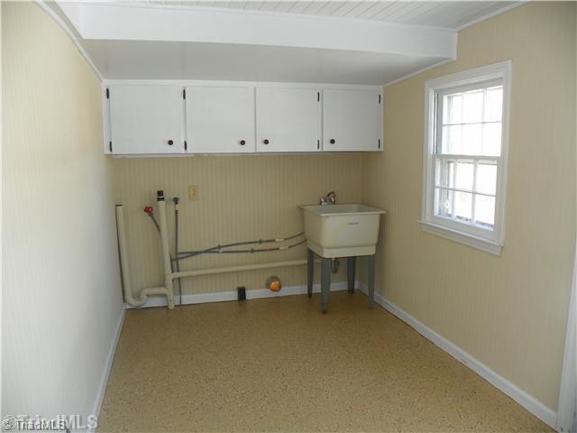 598 South Franklin Road Mount Airy, NC 27030 - Photo 10 of 12 Enclosed Porch.