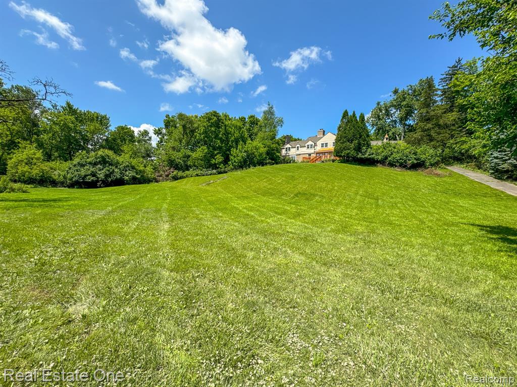 30600 Lahser Road Beverly Hills, MI 48025 - Photo 7 of 59