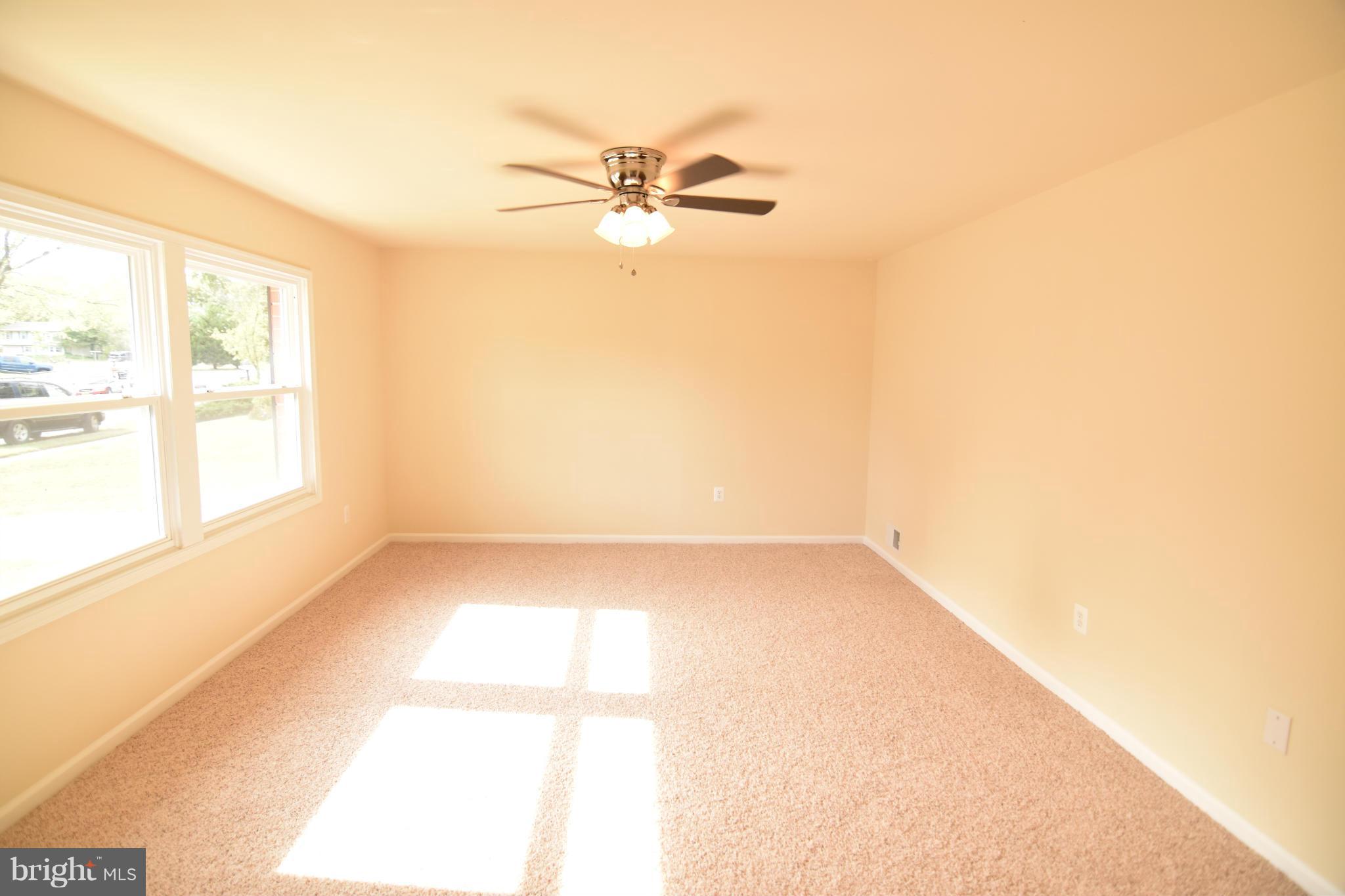 1214 Adams Road Waldorf, MD 20602 - Photo 5 of 19 Living Room