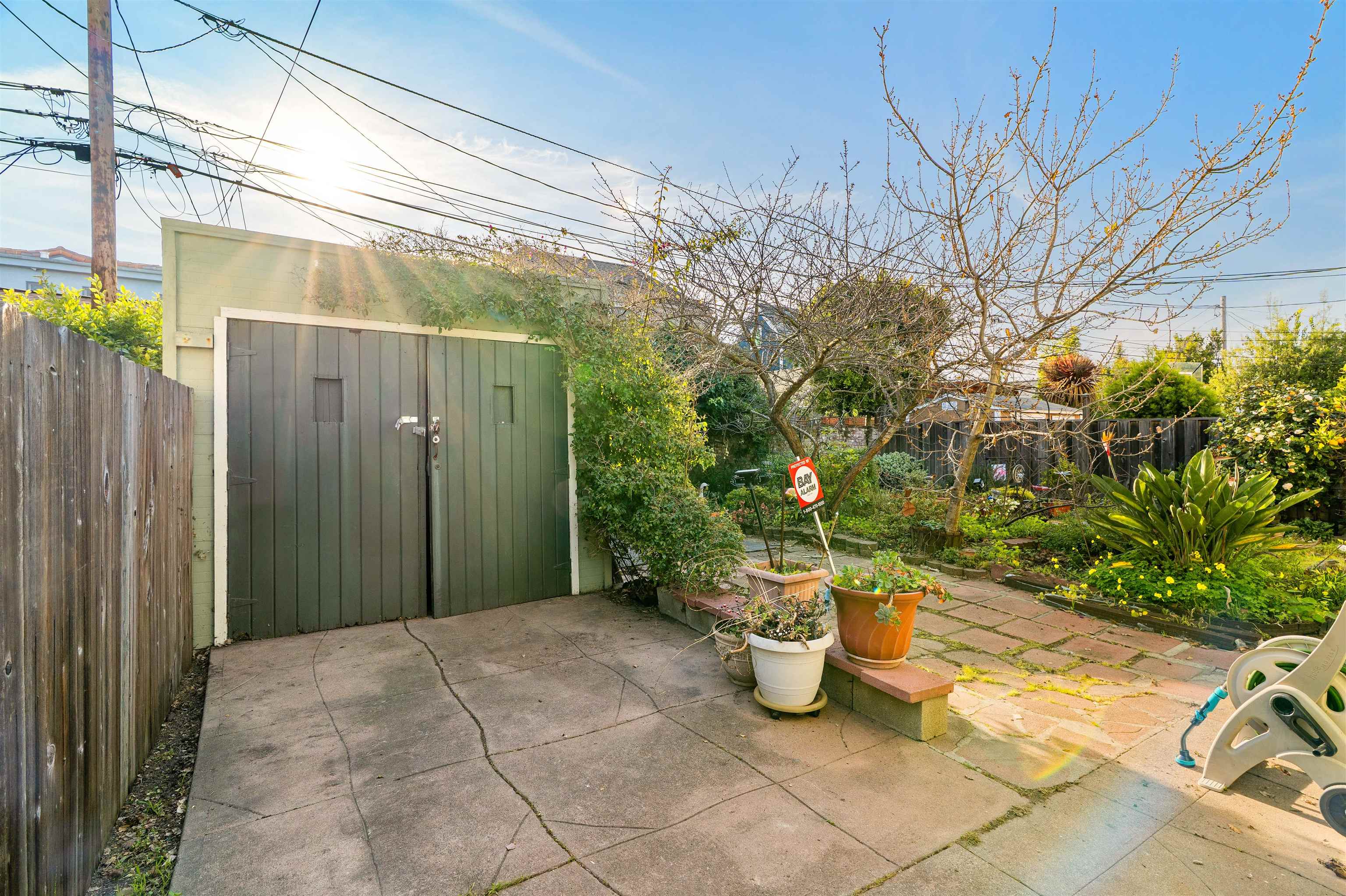 3010 Fairview Avenue Alameda, CA 94501 - Photo 6 of 37