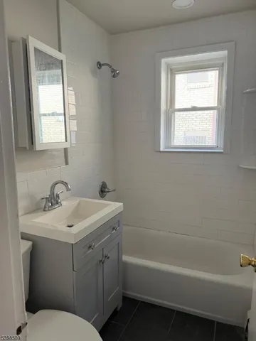 $1,750 | 357 Franklin Street, Bloomfield, NJ 07003