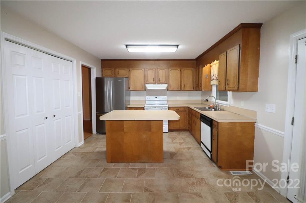 275 Larkspur Road Salisbury, NC 28146 - Photo 4 of 27 Gallery Image 4