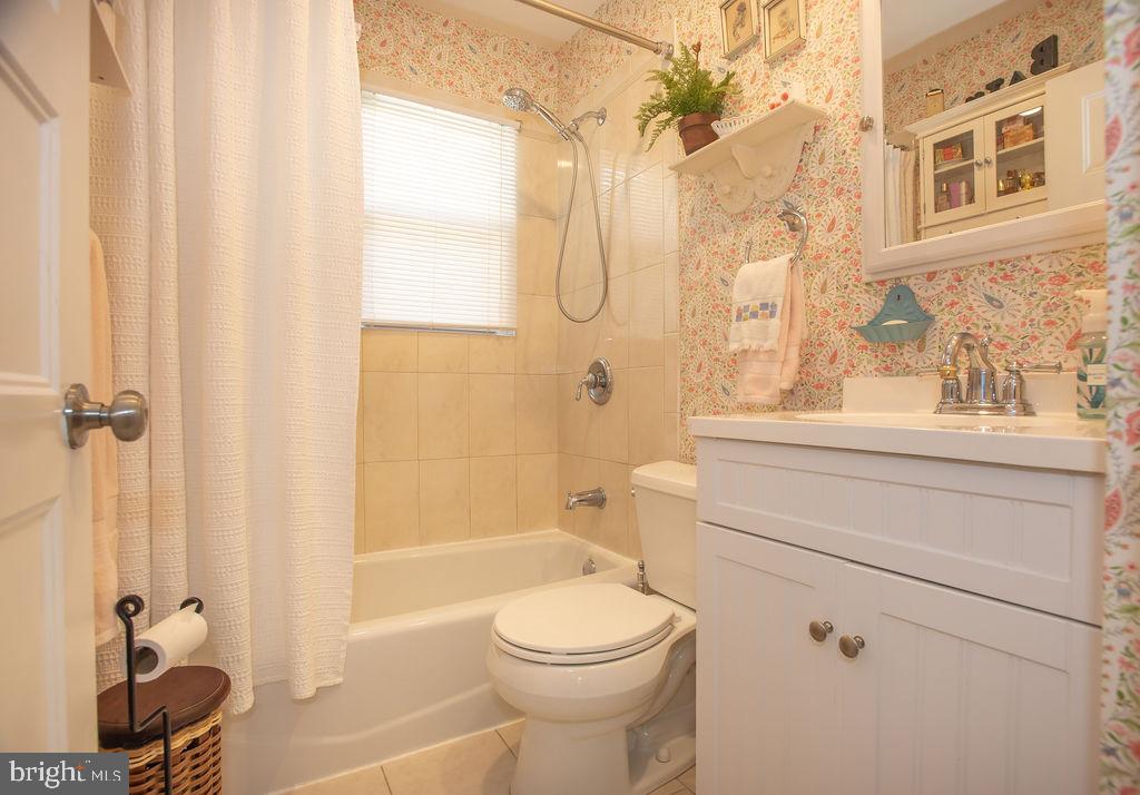 2406 Duncan Road Wilmington, DE 19808 - Photo 12 of 18 Updated Full Bathroom
