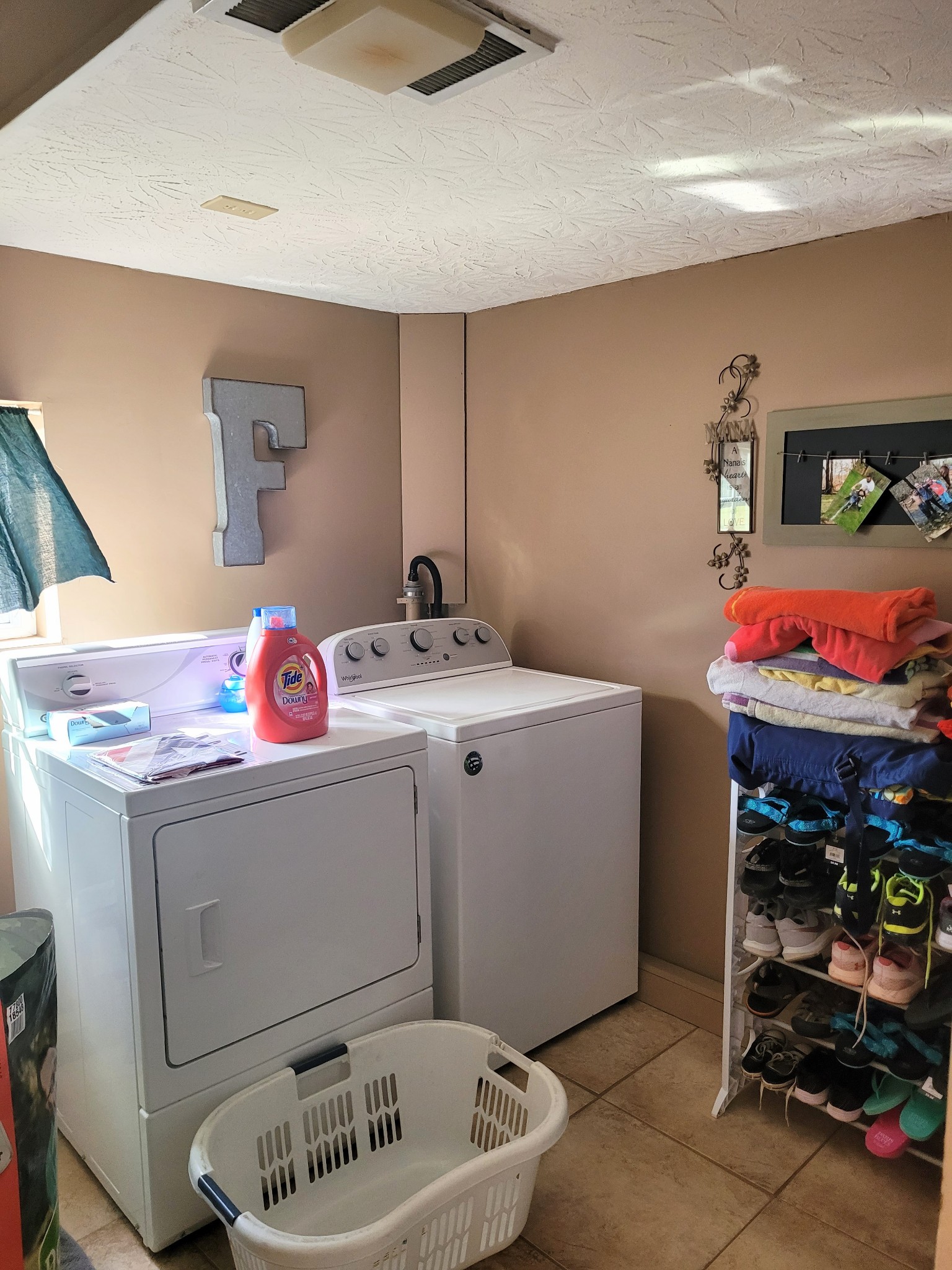 196 Nate Floyd Road Manchester, TN 37355 - Photo 22 of 36 a utility room with dryer and washer