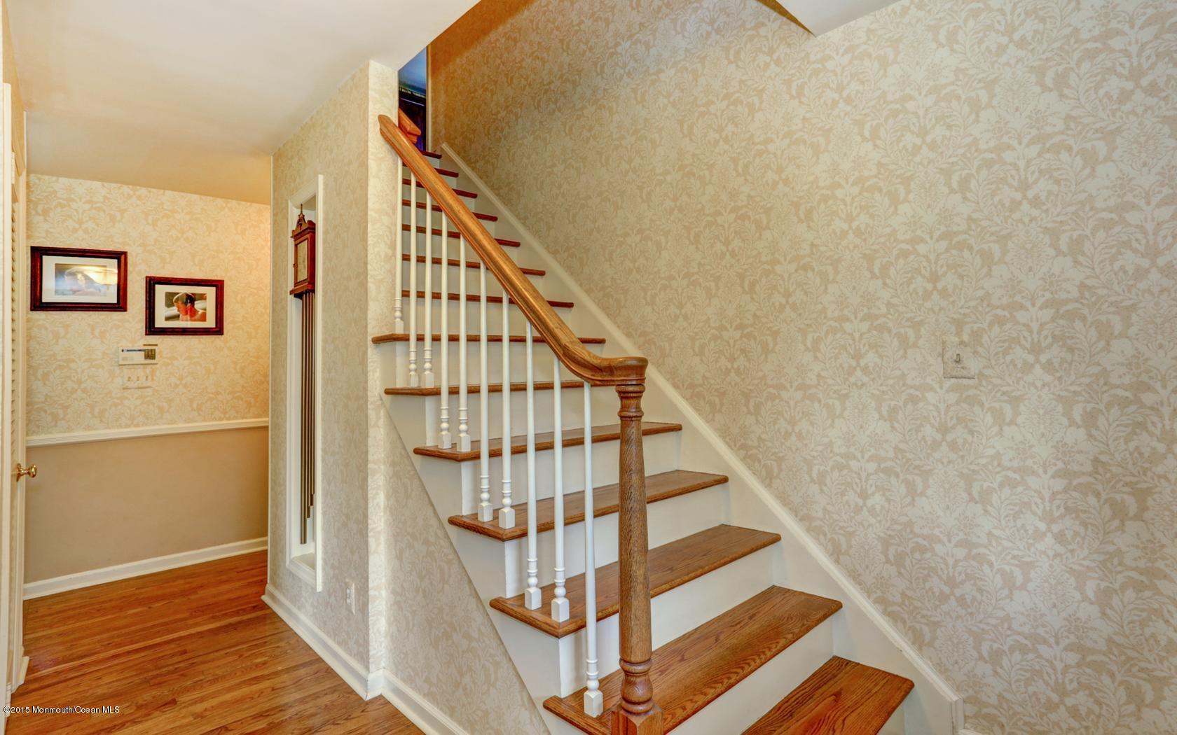 20 Maple Drive Colts Neck, NJ 07722 - Photo 4 of 19 4-photo-web-1680x1050-206291