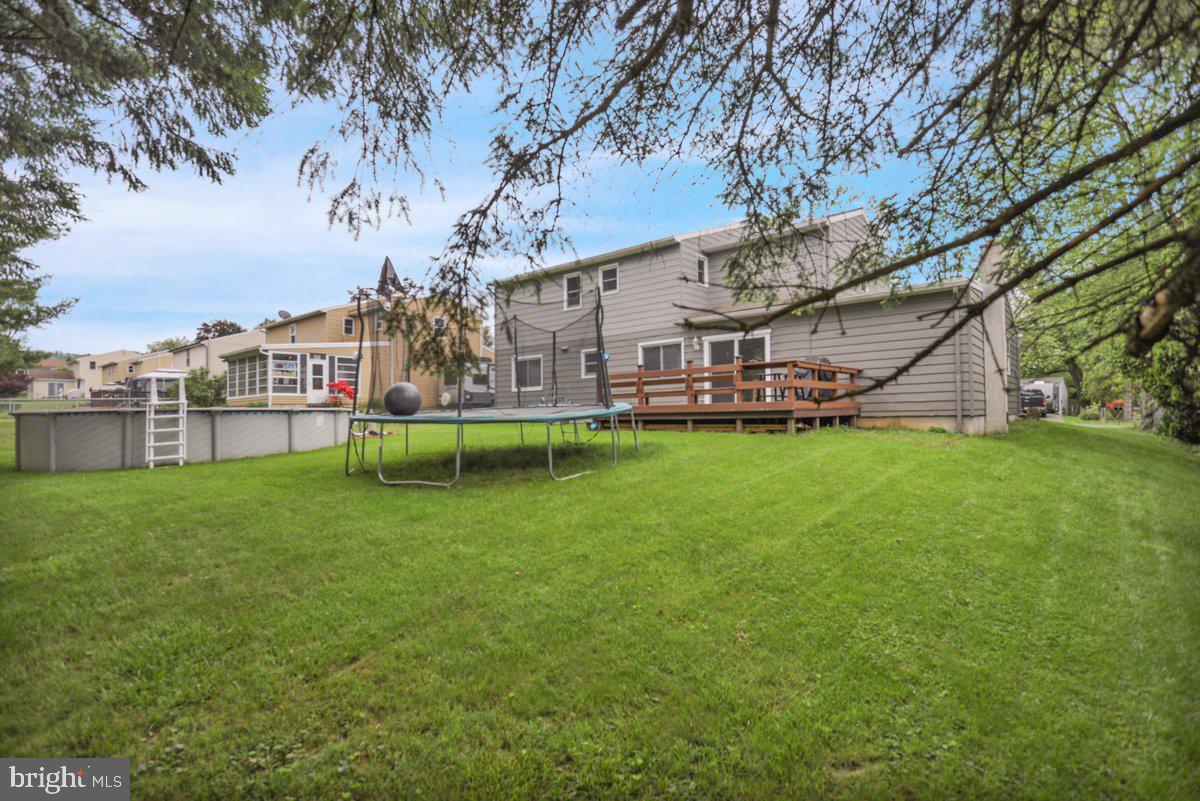 909 Farmdale Road Mount Joy, PA 17552 - Photo 2 of 32