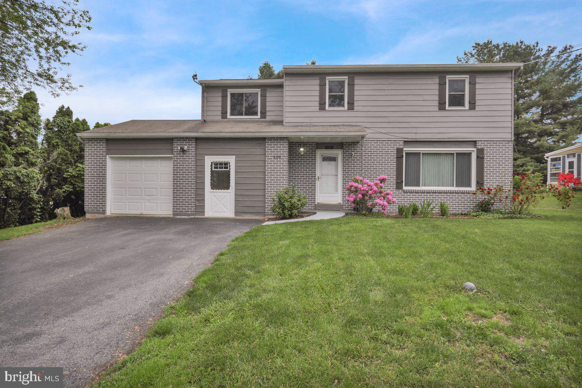 909 Farmdale Road Mount Joy, PA 17552 - Photo 28 of 32 Front View