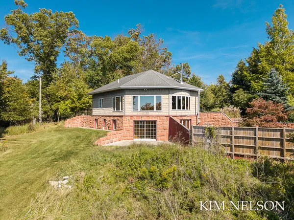 $429,900 | 925 South Lake Street, Whitehall, MI 49461