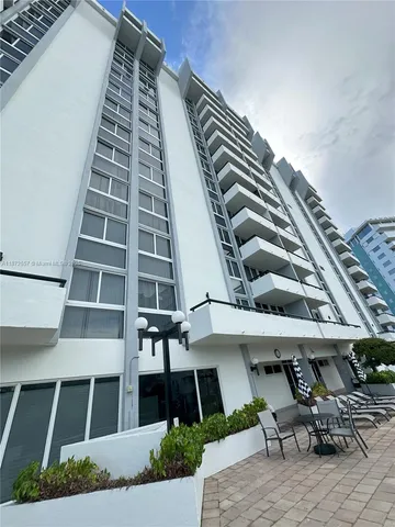 $625,000 | 3200 Collins Avenue, Unit 113, Miami Beach, FL 33140