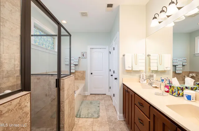 $414,000 | 1668 Farindale Cove, Nesbit, MS 38651