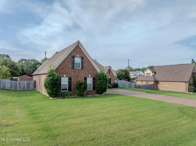$414,000 | 1668 Farindale Cove, Nesbit, MS 38651