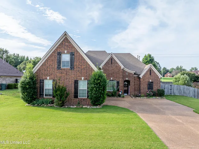 $414,000 | 1668 Farindale Cove, Nesbit, MS 38651