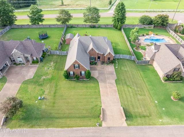 $414,000 | 1668 Farindale Cove, Nesbit, MS 38651