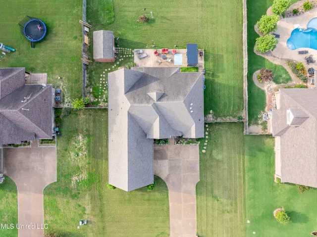 $414,000 | 1668 Farindale Cove, Nesbit, MS 38651