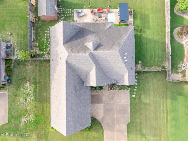 $414,000 | 1668 Farindale Cove, Nesbit, MS 38651