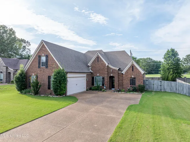 $414,000 | 1668 Farindale Cove, Nesbit, MS 38651