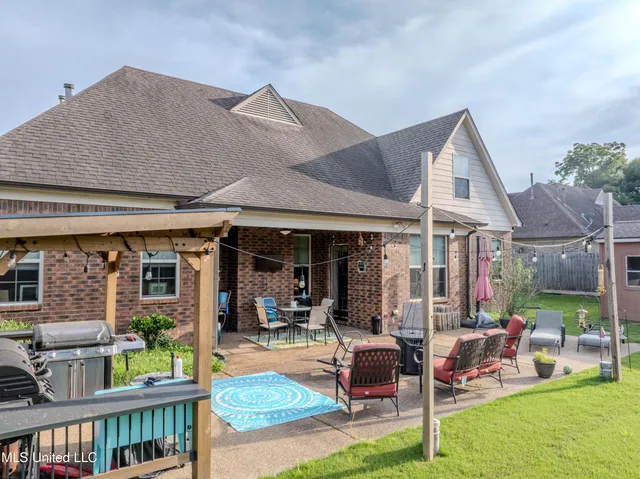 $414,000 | 1668 Farindale Cove, Nesbit, MS 38651