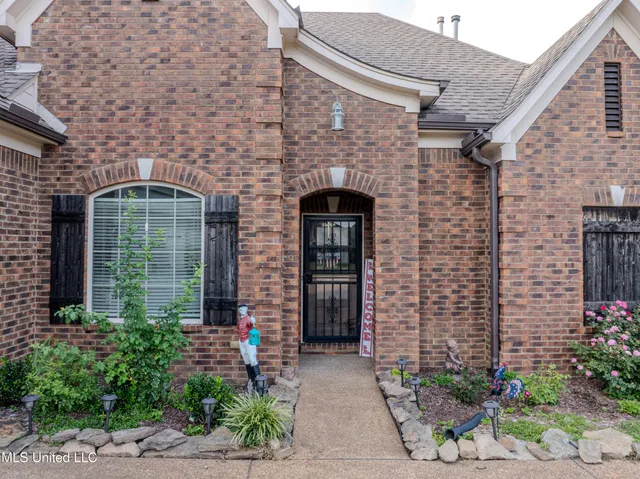 $414,000 | 1668 Farindale Cove, Nesbit, MS 38651