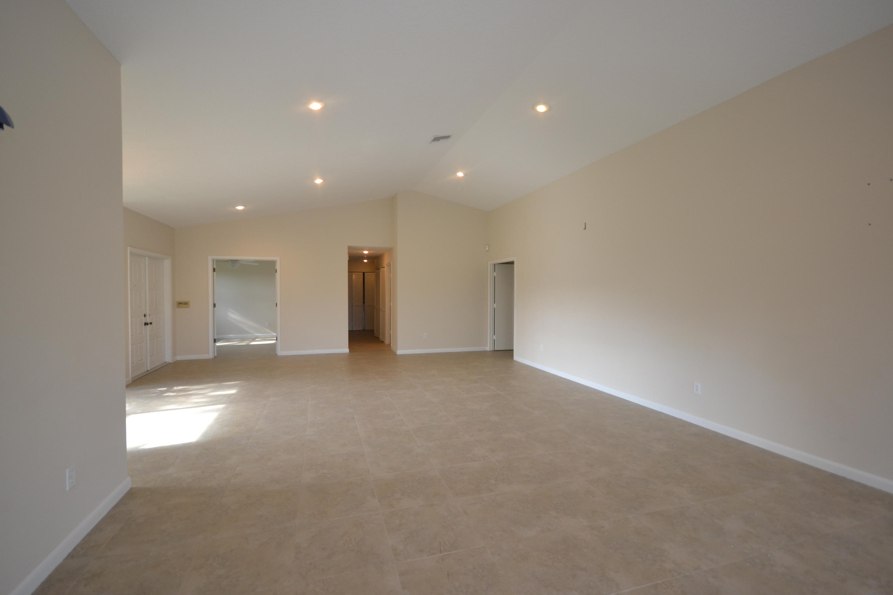 10176 Sunset Bend Drive Boca Raton, FL 33428 - Photo 8 of 41 31 Ft Great Room