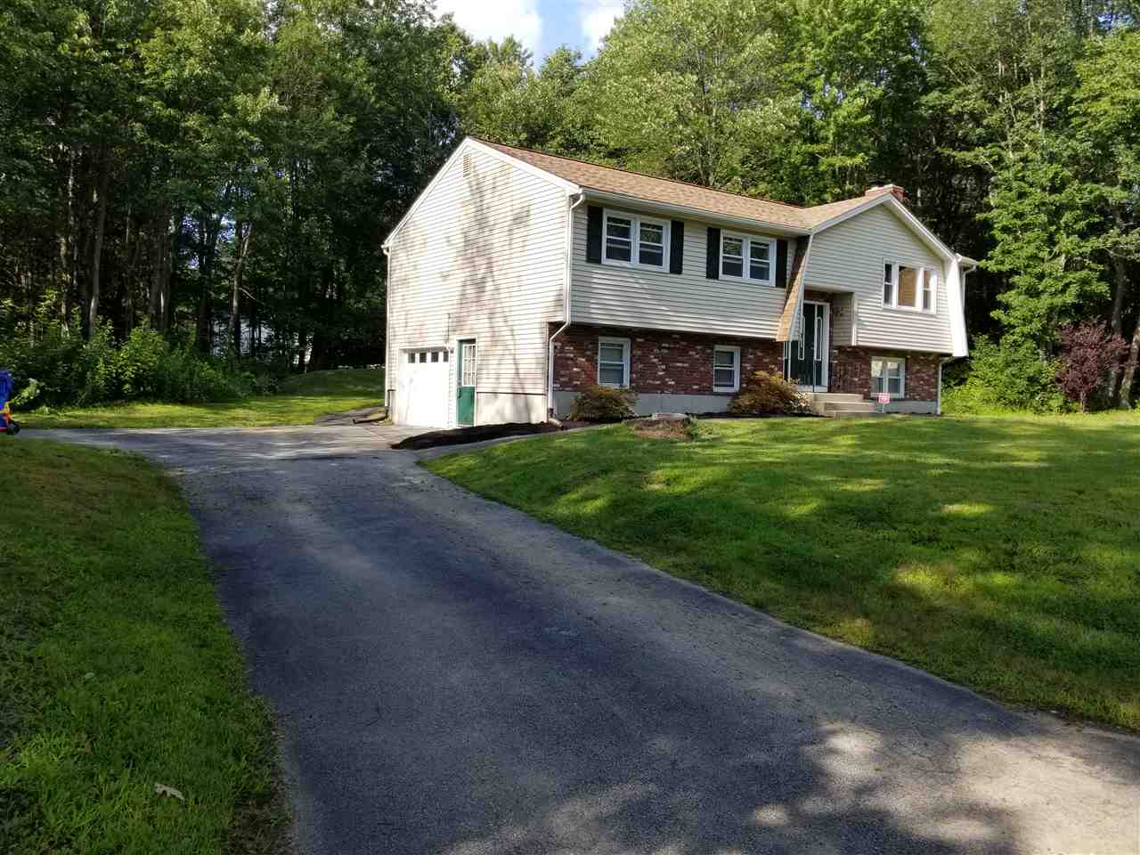 6 Shawnee Place Londonderry, NH 03053 - Photo 1 of 20