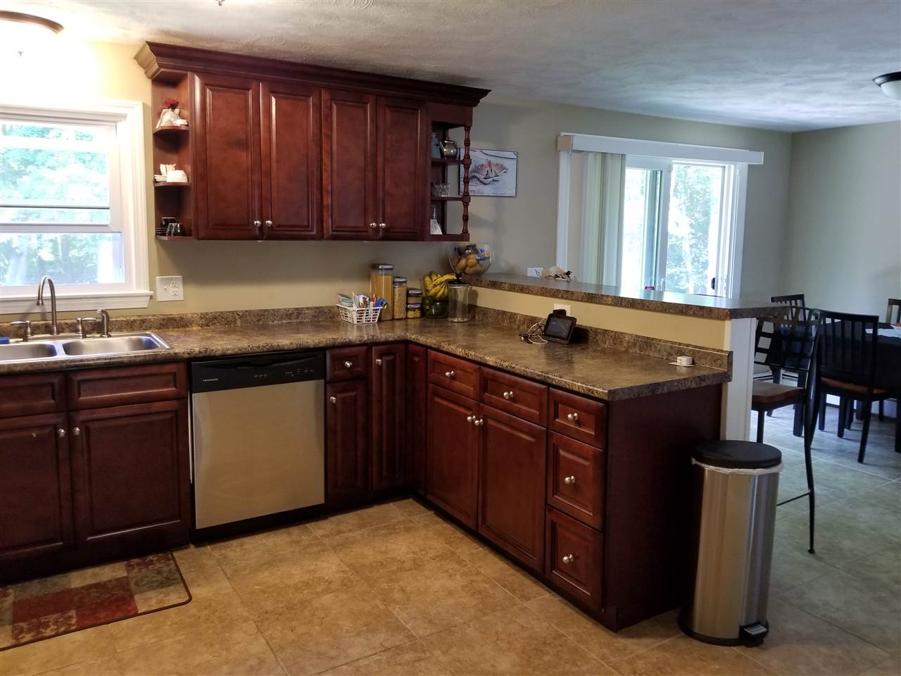 6 Shawnee Place Londonderry, NH 03053 - Photo 4 of 20