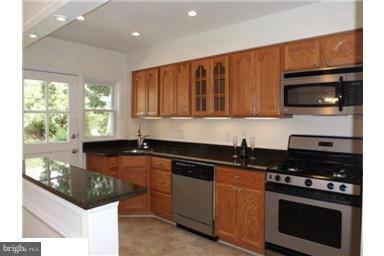 1924 Swansea Road Baltimore, MD 21239 - Photo 2 of 17 Kitchen