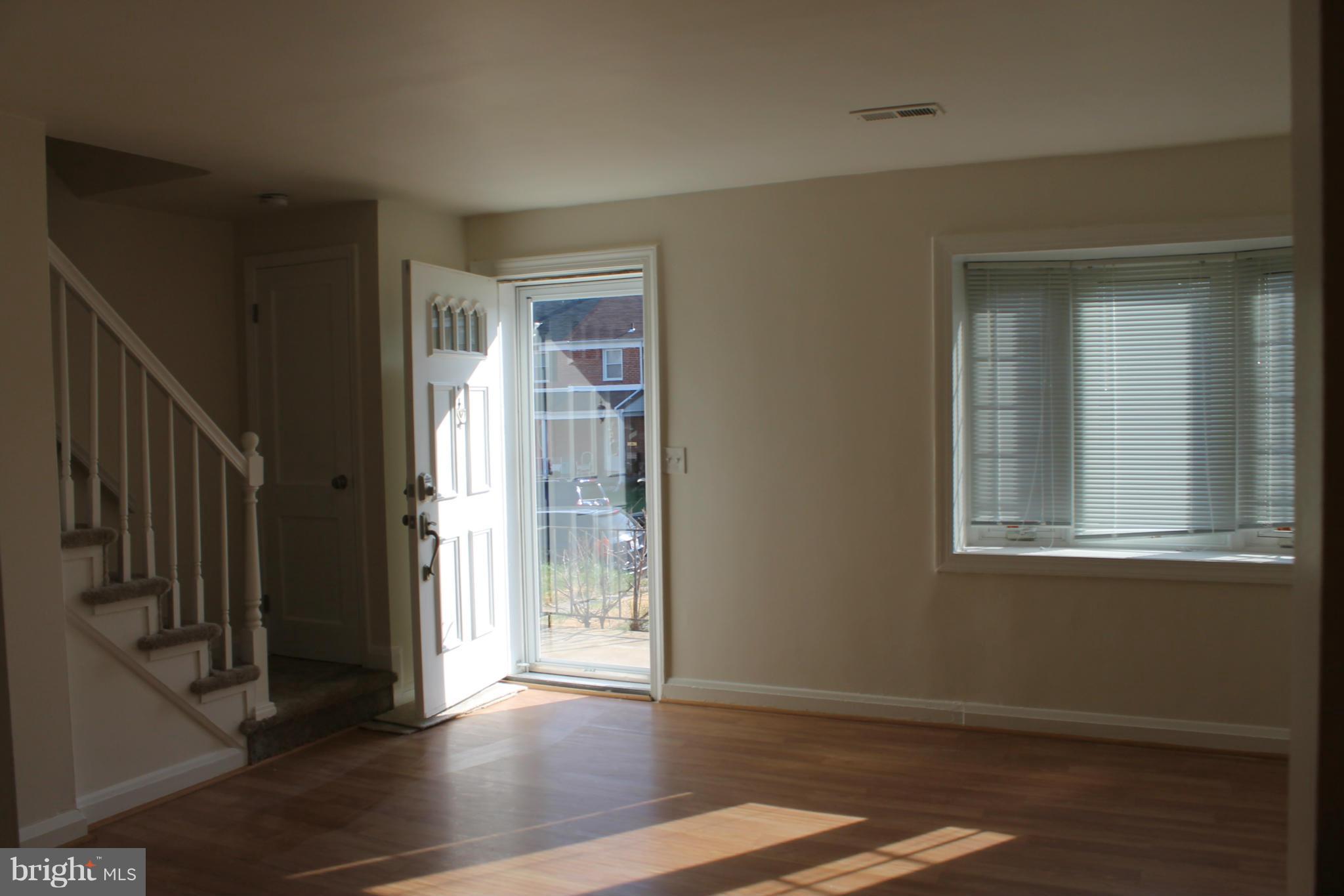 1924 Swansea Road Baltimore, MD 21239 - Photo 8 of 17 Living Room