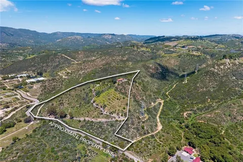 $925,000 | 39435 De Luz Road, Fallbrook, CA 92028