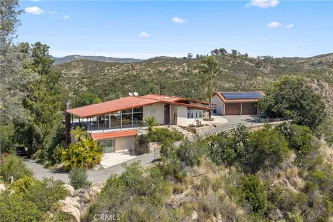 $925,000 | 39435 De Luz Road, Fallbrook, CA 92028