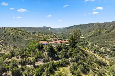$925,000 | 39435 De Luz Road, Fallbrook, CA 92028