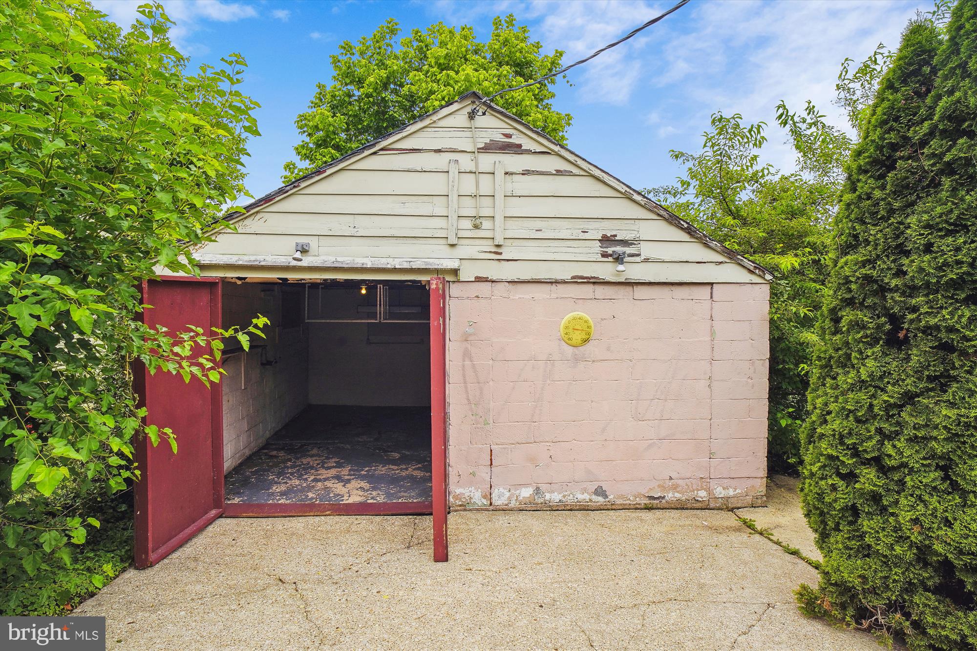 2912 Weisman Road Silver Spring, MD 20902 - Photo 9 of 40 Detached Garage
