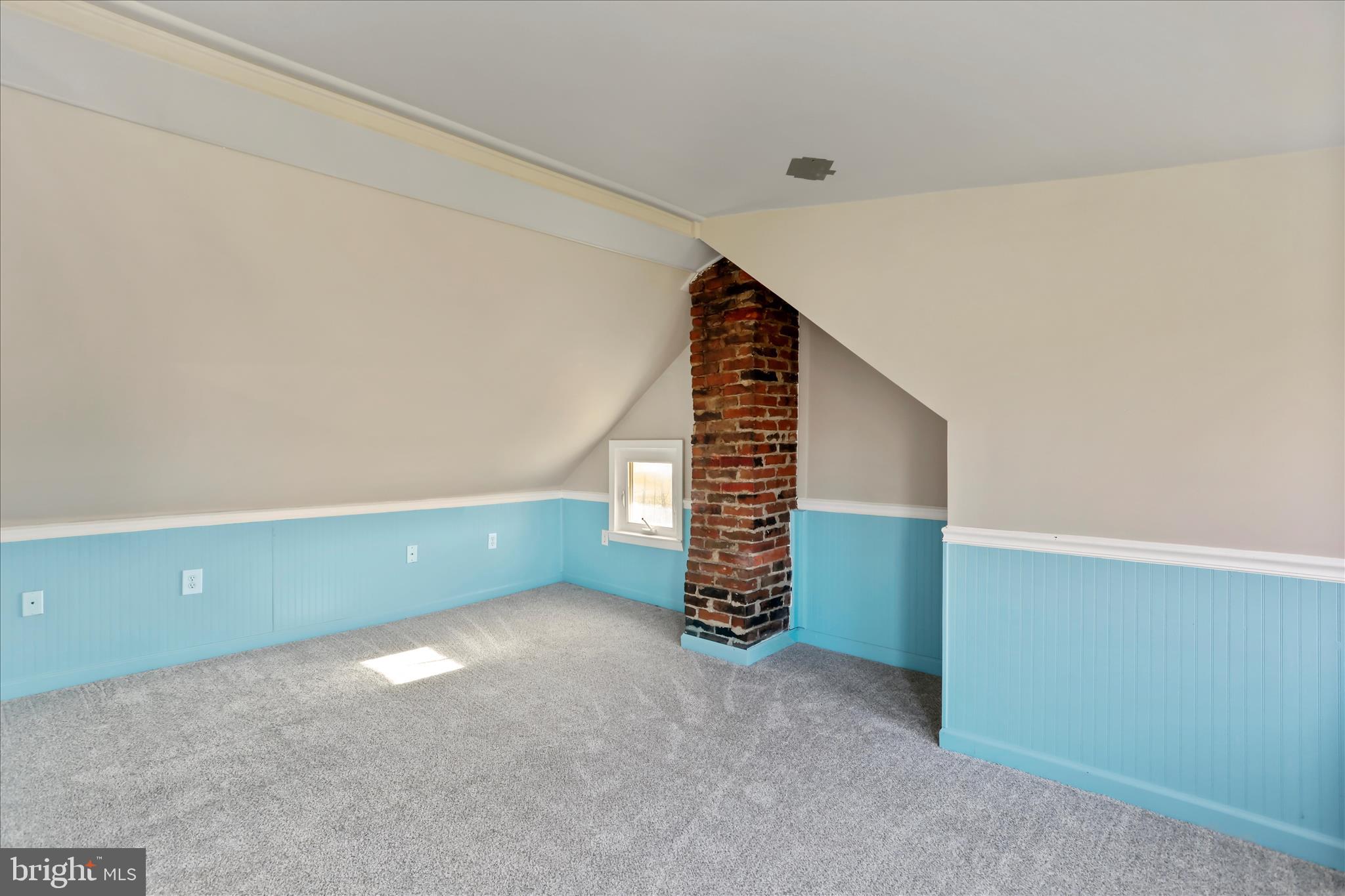 21938 Durberry Road Smithsburg, MD 21783 - Photo 29 of 55 an empty room with windows