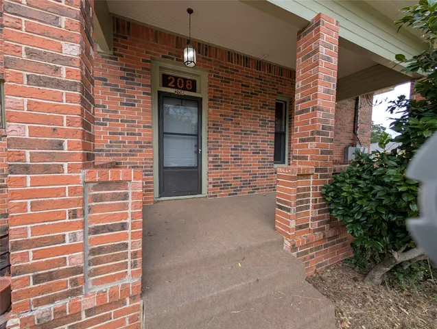 $308,000 | 208 North Ave B, Elgin, TX 78621
