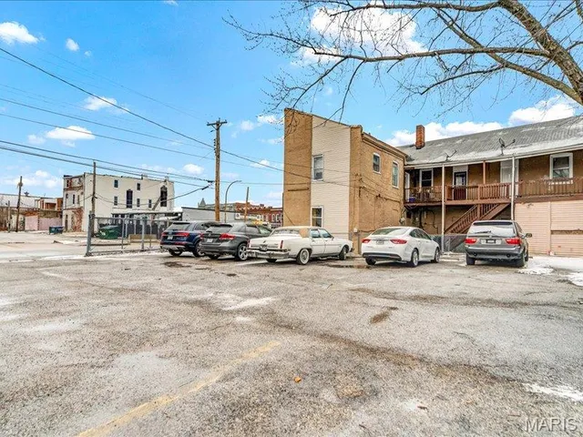 $250,000 | 8035 North Broadway, St. Louis, MO 63147