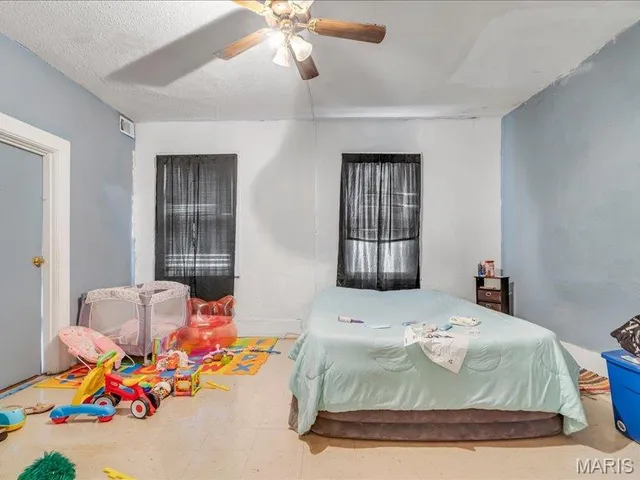 $250,000 | 8035 North Broadway, St. Louis, MO 63147