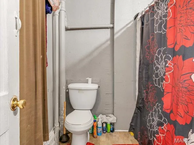 $250,000 | 8035 North Broadway, St. Louis, MO 63147