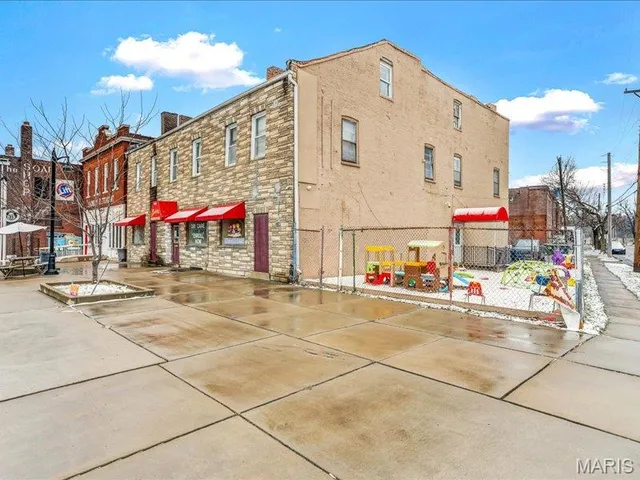 $250,000 | 8035 North Broadway, St. Louis, MO 63147