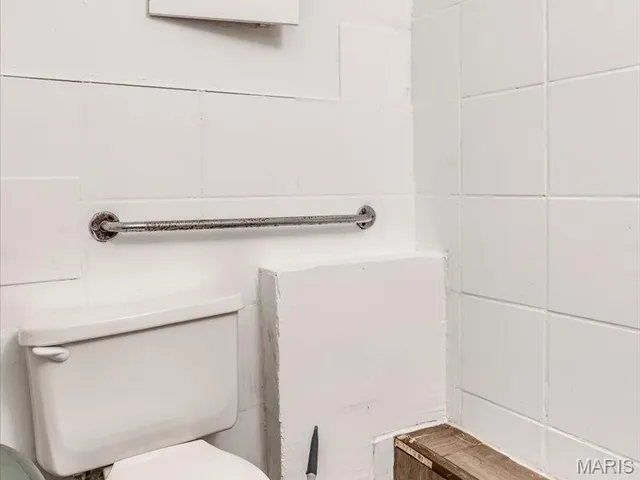 $250,000 | 8035 North Broadway, St. Louis, MO 63147